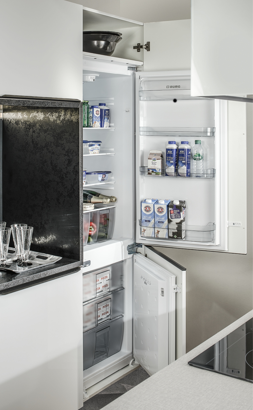 Kühlschrank BIld mit offener Tür